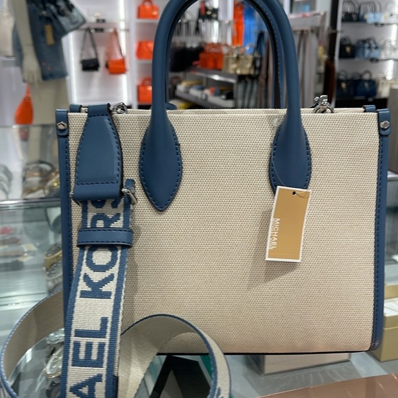 Michael Kors Mirella Small Shopper Top Zip Logo Crossbody XBODY Bag MK
Denim
NWT - Picture 13 of 16